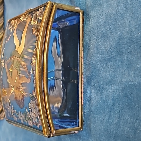 Vintage 1990s Vermont trinket box with dancing Angel, blue glass - Picture 6 of 12